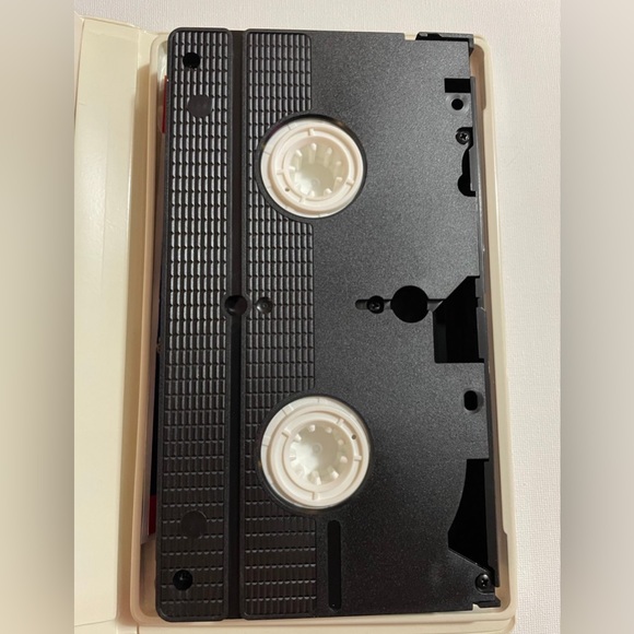 The Muppet Christmas Carol
1993 VHS tape 1729
Original clam shell case
89 min - Picture 6 of 6